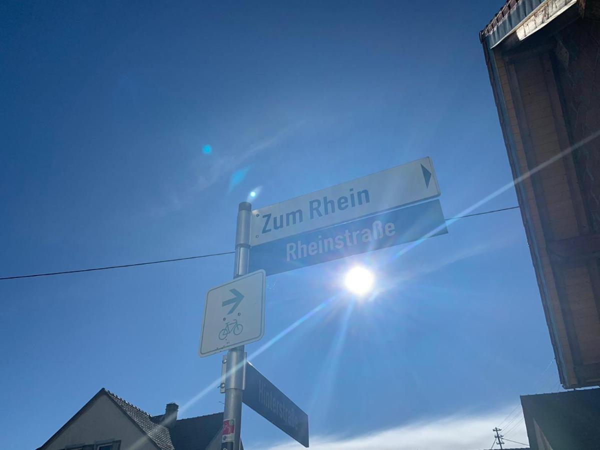 Gaestehaus Zum Rhein Rheinhausen Buitenkant foto
